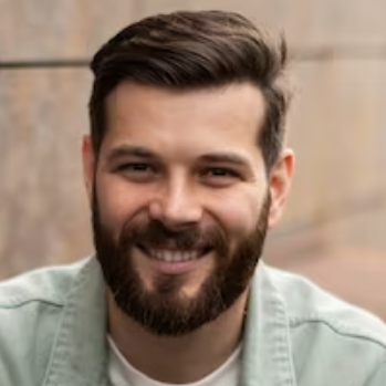 Vinicius D. - Diretor Executivo
